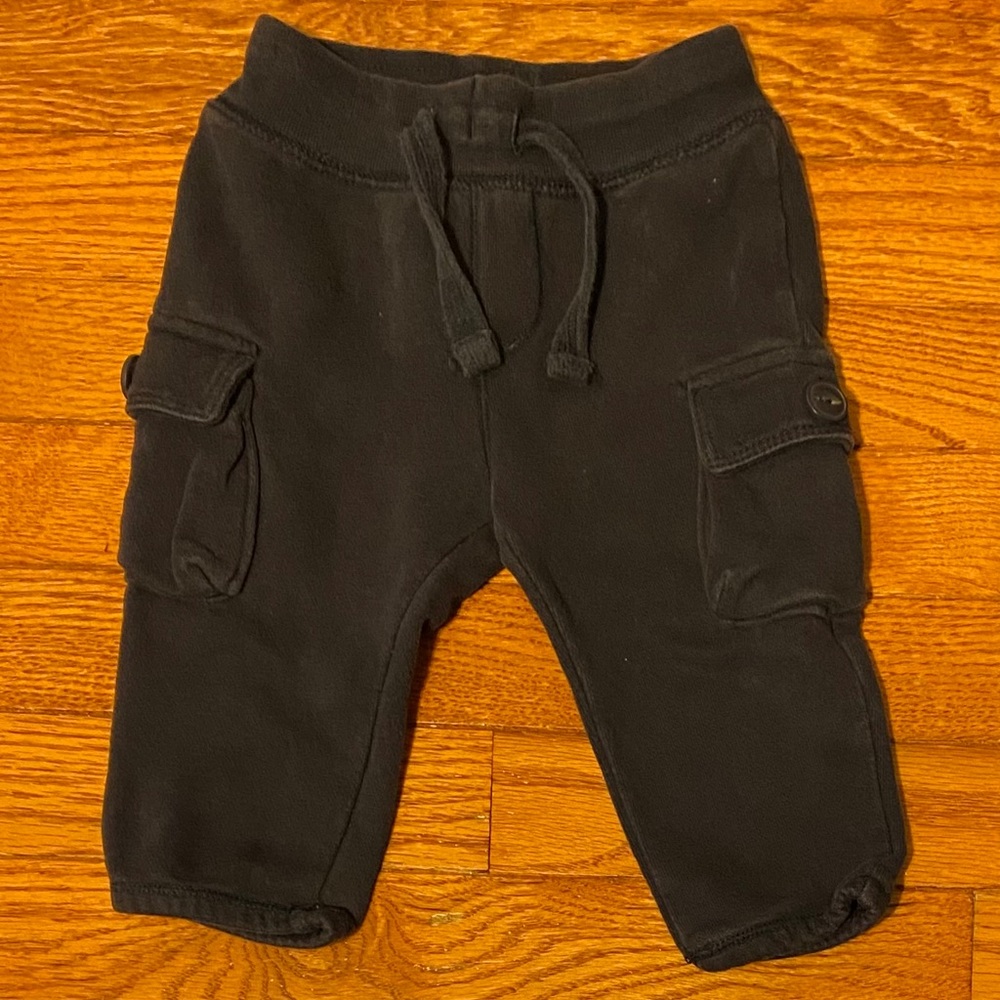 Baby GAP Black Cargo Sweatpants Size 6-12 months